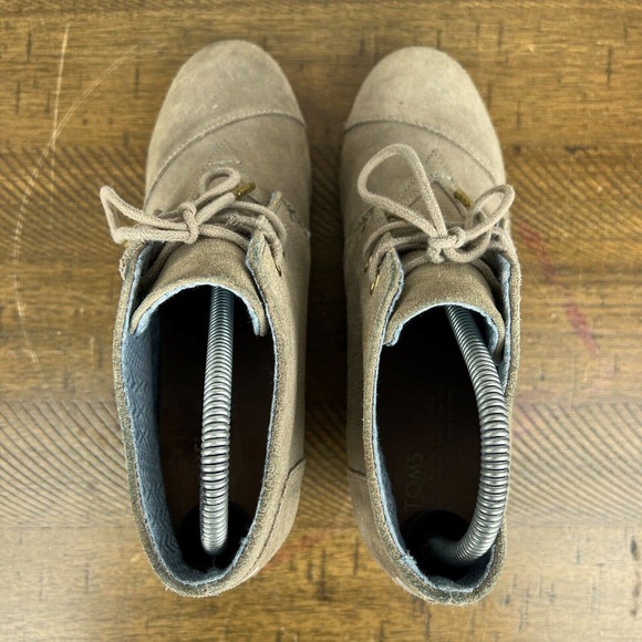 TOMS Boots Womens 9 Tan Suede‎ Desert Wedge Ankle Booties Lace Up Casual Shoes - Picture 6 of 12